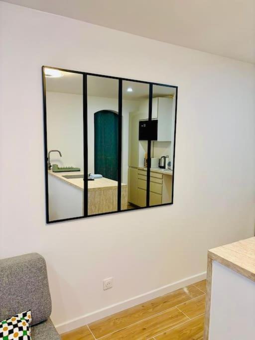Joli Appartement Renove Incluant Parking A 10 Min De Paris ナンテール エクステリア 写真